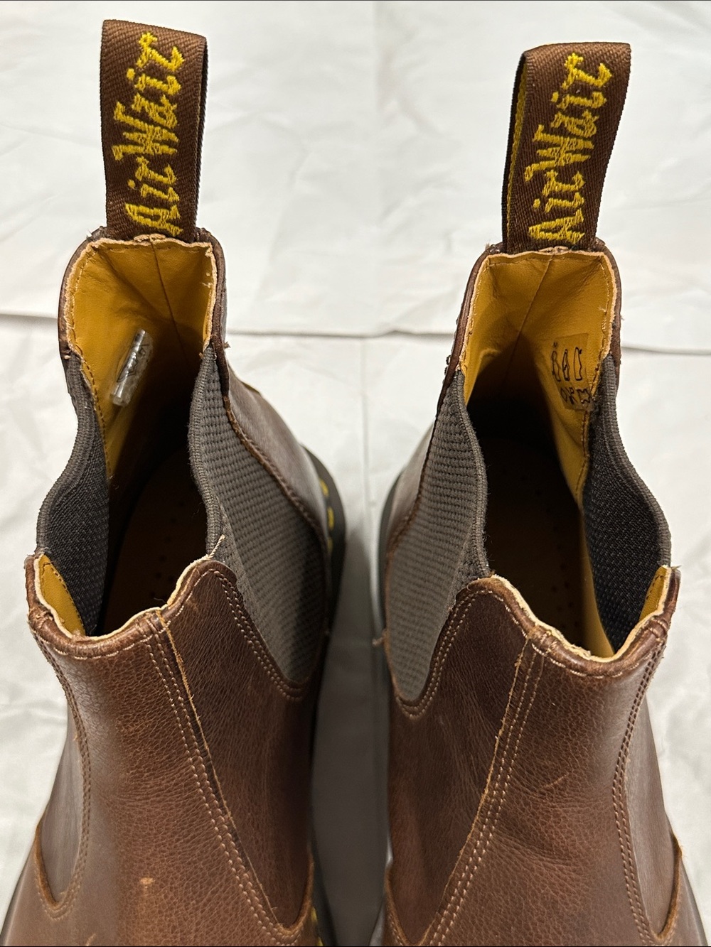 Dr. Martens Men’s Brown Chukka Chelsea Boots with Yellow Stitching size 11 - Picture 2 of 15
